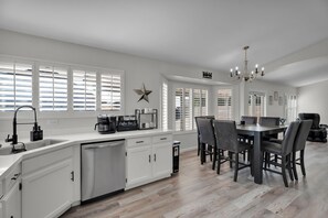 Private kitchen - Visit our Diamond in the Desert! NEW HEATED POOL w/ 30FT BAJA SHELF! (Glendale)