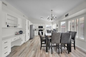Dining - Visit our Diamond in the Desert! NEW HEATED POOL w/ 30FT BAJA SHELF! (Glendale)