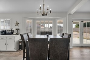 Dining - Visit our Diamond in the Desert! NEW HEATED POOL w/ 30FT BAJA SHELF! (Glendale)
