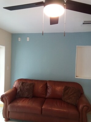 Living area - Apartamento R - Amor y Tranquilidad (Renta completa o por habitaciones (Tampa)