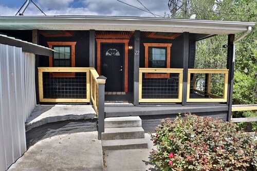 Drift Away in the Smokies-3-bedroom apartment overlooking enchanting Bryson City