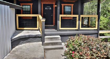 Drift Away in the Smokies-3-bedroom apartment overlooking enchanting Bryson City