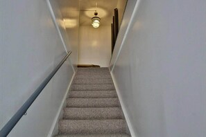 Interior - Drift Away in the Smokies-3-bedroom apartment overlooking enchanting Bryson City (Bryson City)