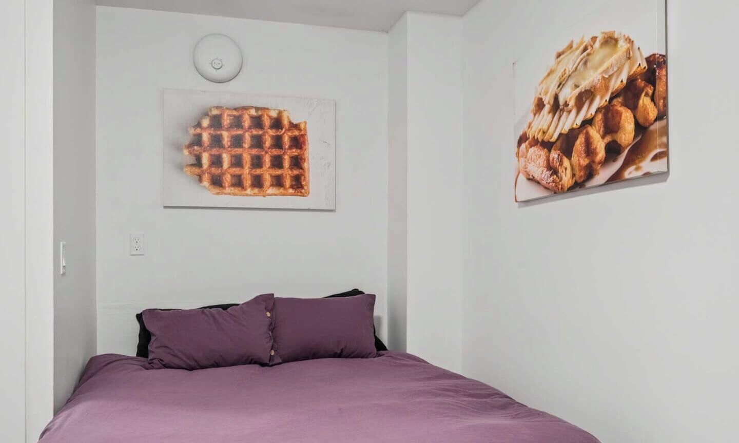 3 bedrooms, desk, iron/ironing board, travel crib