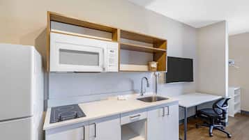 Estudi estàndard, no fumadors (Refrigerator & Microwave) | Cuina privada