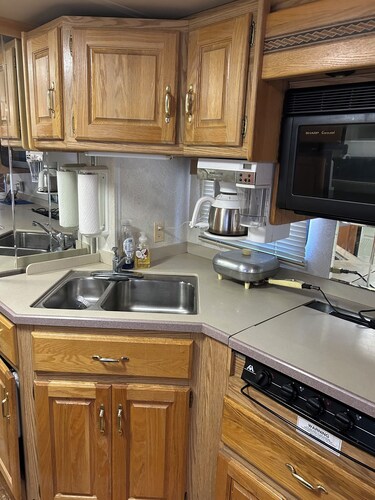 Cozy 1-bedroom mobile home in peaceful Quakertown with AC