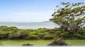 Property grounds - Sandy Toes Relaxation in the Sun & Sea at Nelson Bay (Nelson Bay)