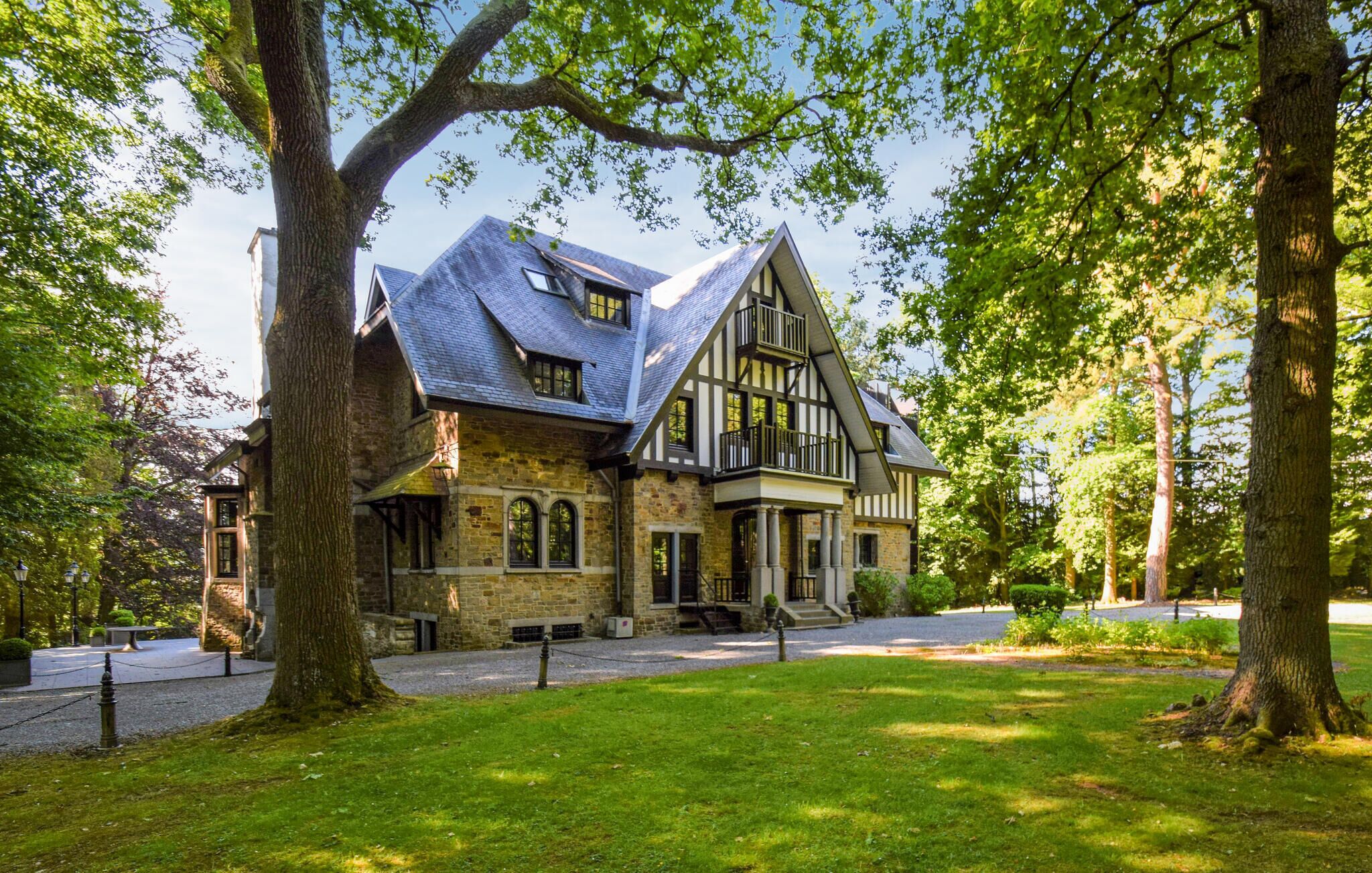 المنشأة من الخارج