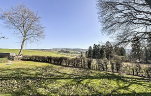 Property grounds - Pet friendly home in Rendeux with house a panoramic view (Rendeux)