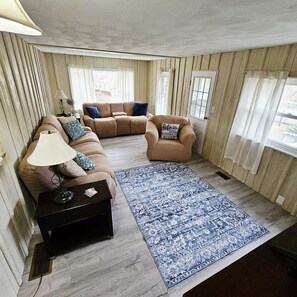 Living area - Riverside Retreat for Families & Pets with Game Room (Lindley)