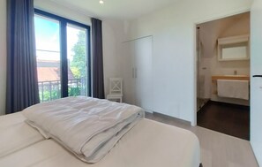 3 bedrooms, travel cot, free WiFi - Stunning home in Oostduinkerke with WiFi (Oostduinkerke)