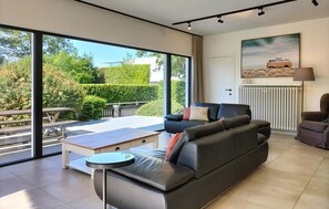 TV, ping pong, stereo - Stunning home in Oostduinkerke with WiFi (Oostduinkerke)