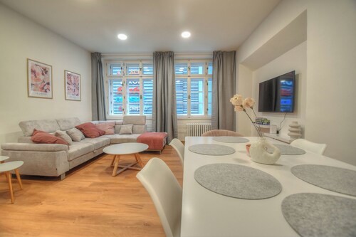 Cozy 2-bedroom apartment in lovely Olomouc with AC