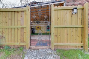 Exterior detail - Escape to Nature! Cozy Blue Ridge Mtn Retreat (Epworth)