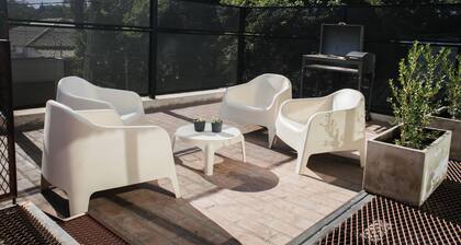 Serene 2-bedroom and 2 - bathroom apartment with AC in Villa Allende