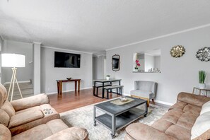 Living area - Mile High 5BR Escape – Walk To Shops | Sleeps 13 (Arvada)