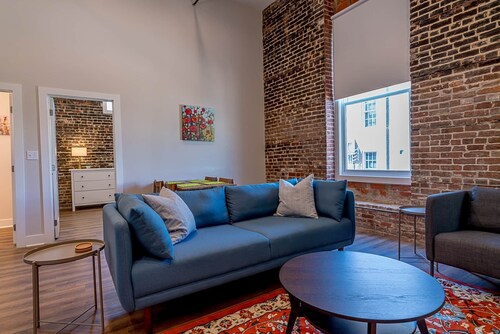Cozy 1-bedroom condo in downtown Galveston next to The Tremont!