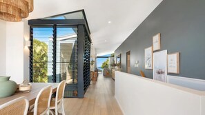 Dining - Luxury On The Bay - Wanda (Suffolk Park)