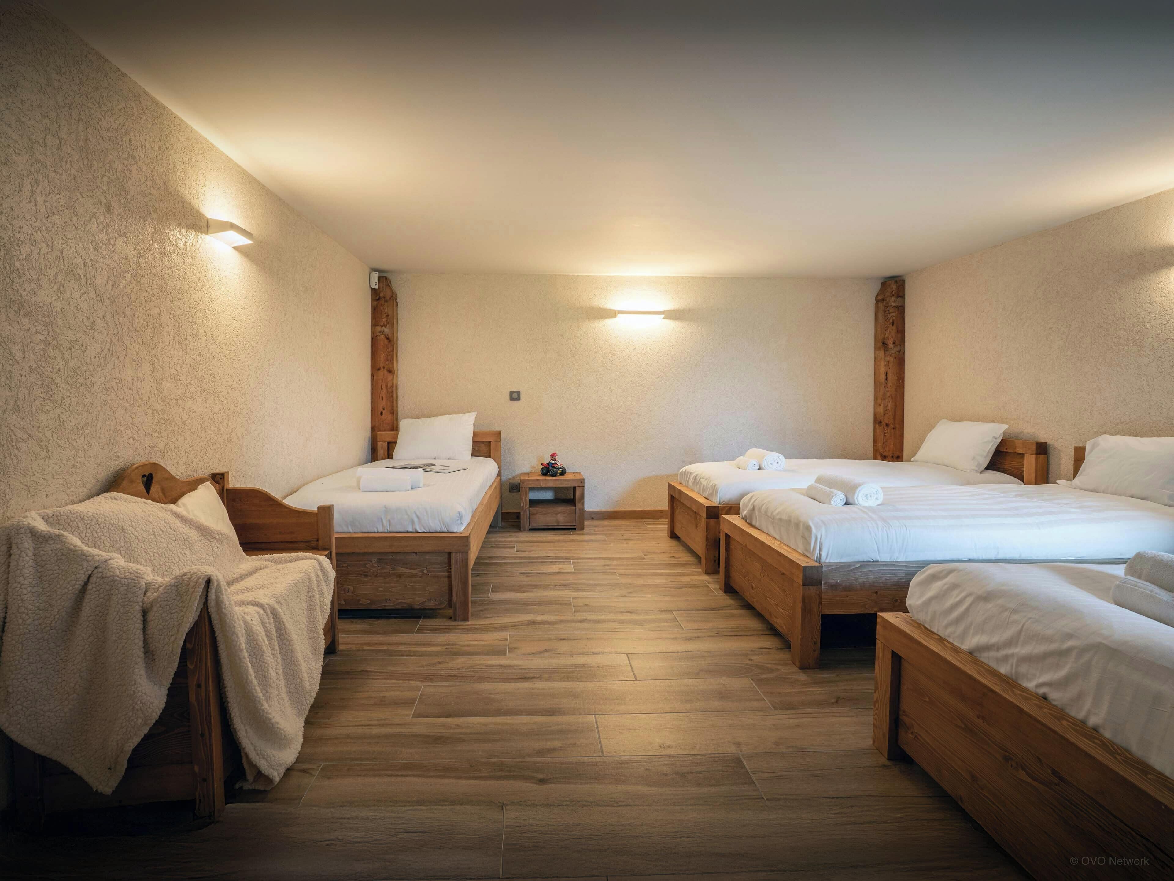 6 chambres, fer et planche à repasser, Wi-Fi, draps fournis