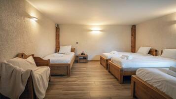 6 chambres, fer et planche à repasser, Wi-Fi, draps fournis