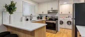 "Sundara"- 2 suites in 1! [6 Bdrms, close to DT!]