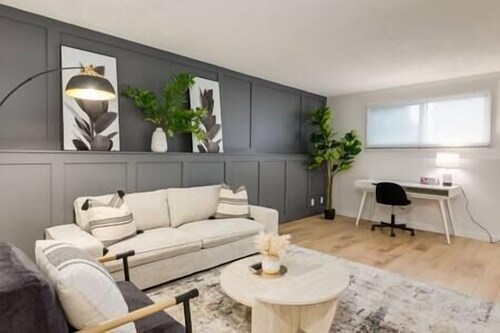 "Sundara"- 2 suites in 1! [6 Bdrms, close to DT!]