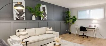 "Sundara"- 2 suites in 1! [6 Bdrms, close to DT!]