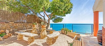 Villa Infinity | Sea Views | Pool | Jacuzzi | BBQ