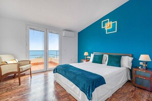 Room - Villa Infinity | Sea Views | Pool | Jacuzzi | BBQ (Castell del Rey)