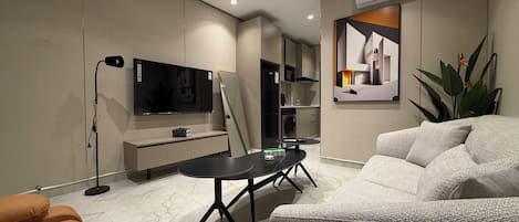 Apartment, 1 Bedroom, Accessible, Smoking | Living room