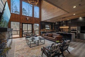 Smart TV, chimenea y videojuegos 