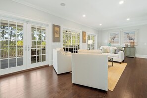 TV, ping pong - Luxury 6BR Golf Course Escape with Private Pool (Georgetown)