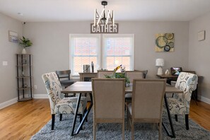 Dining - Stylish & Cozy Atlanta Home Near BeltLine & Downtown (Atlanta)