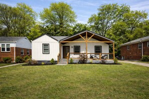 Exterior - Stylish & Cozy Atlanta Home Near BeltLine & Downtown (Atlanta)