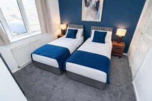 3 chambres, fer et planche à repasser, Wi-Fi gratuit, draps fournis