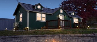 Beautiful one bedroom cottage at Seneca Lake Ohio. Sun relaxing at its best.