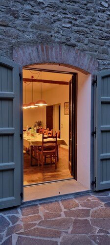 Il Casinello: Dwelling among the Olive Trees and the Chalk Vein | 11 Places