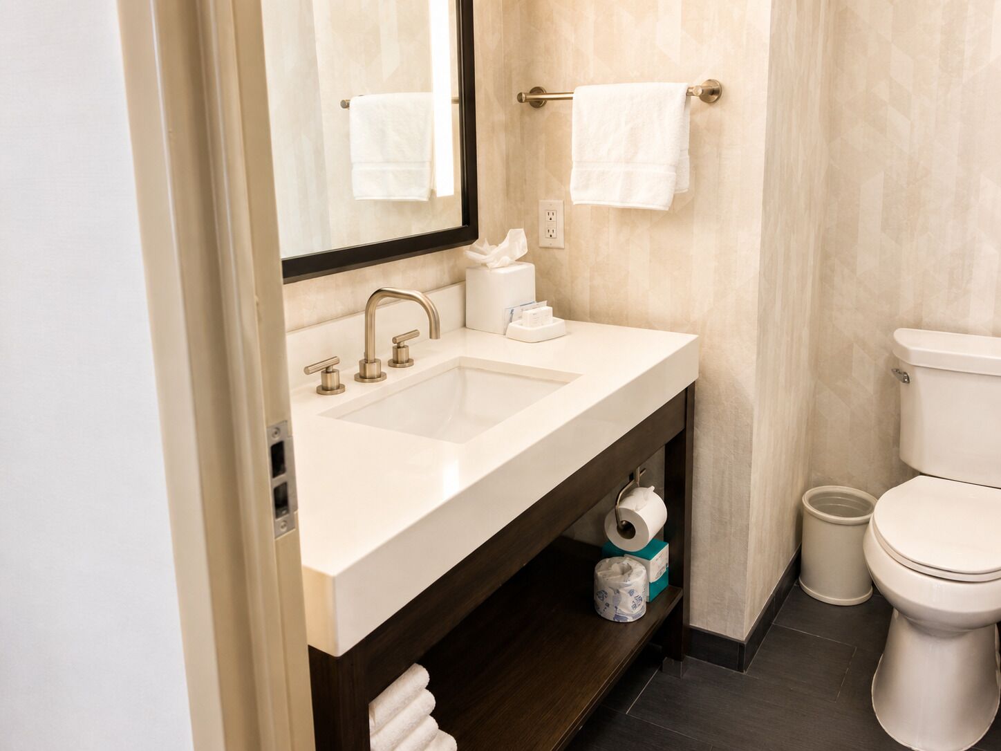 Kamar Keluarga | Kamar mandi