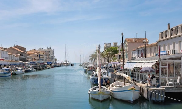 Marina - AS27129-P2 Canal View - 1 min walk to the sea - wifi - air conditioning (LE GRAU DU ROI)
