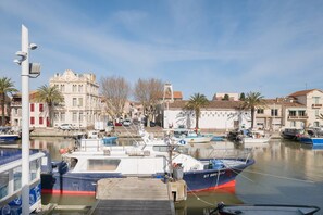 Marina - AS27130-P2 Canal View - 1 min walk to the sea - wifi - air conditioning (LE GRAU DU ROI)