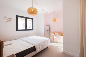 1 bedroom, free WiFi - AS27130-P2 Canal View - 1 min walk to the sea - wifi - air conditioning (LE GRAU DU ROI)