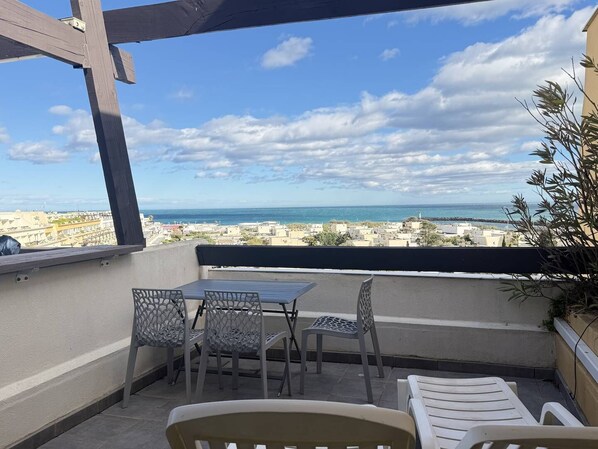 Outdoor dining - HIGHSPOT - Port Nature Duplex 591 - Luxury - 4 people (AGDE)