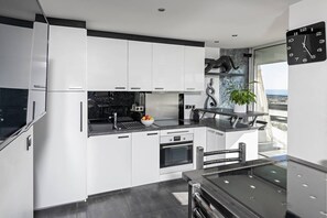 Fridge, microwave, oven, dishwasher - TENTATION - Port Nature Duplex 110 - Luxury - 4 people (AGDE)