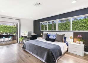 3 bedrooms, iron/ironing board, WiFi, bed sheets - Lovely 3-bedroom house with heated pool in pleasant Lighthouse Point (Lighthouse Point)