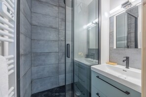 Shower, hair dryer, towels - Le Nid de Cabourg - Welkeys (Cabourg)