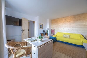 TV, books - Le Nid de Cabourg - Welkeys (Cabourg)