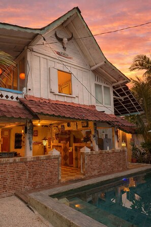 Deluxe Double Room, Balcony, Pool View | Pool | Outdoor pool - Villa Santai (Gili Trawangan)