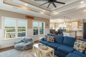 TV - Why Knot | Pool, Elevator, Putting Green, Cabana Service & $250 Beach Gear Credit – Across from Beach Access (Holden Beach)