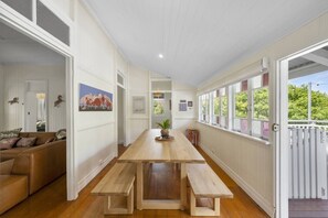 Dining - Inverclyde on Red Hill - Pet Friendly (Red Hill)