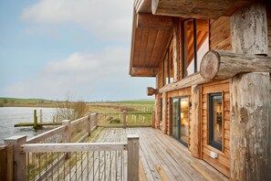 Suite | 2 bedrooms - Host Stay Cabin on the Loch (Kelso)
